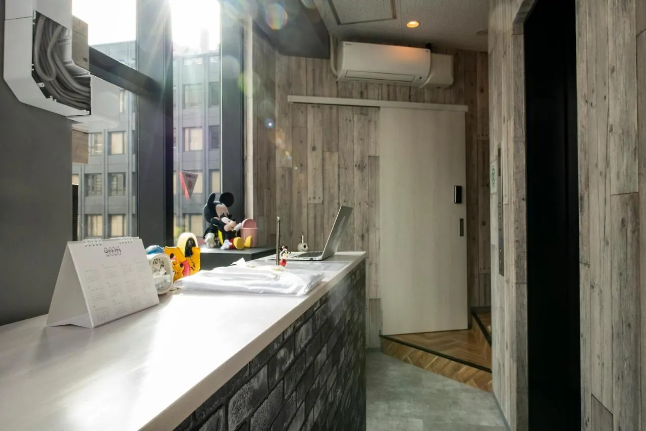 bnb+ Kanda Terrace Ogawamachi Tokio Hostal
